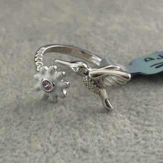 ANILLO AJUSTABLE DE COLIBRE CON FLOR