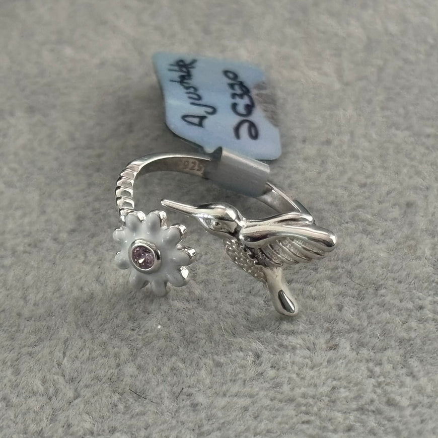 ANILLO AJUSTABLE DE COLIBRE CON FLOR