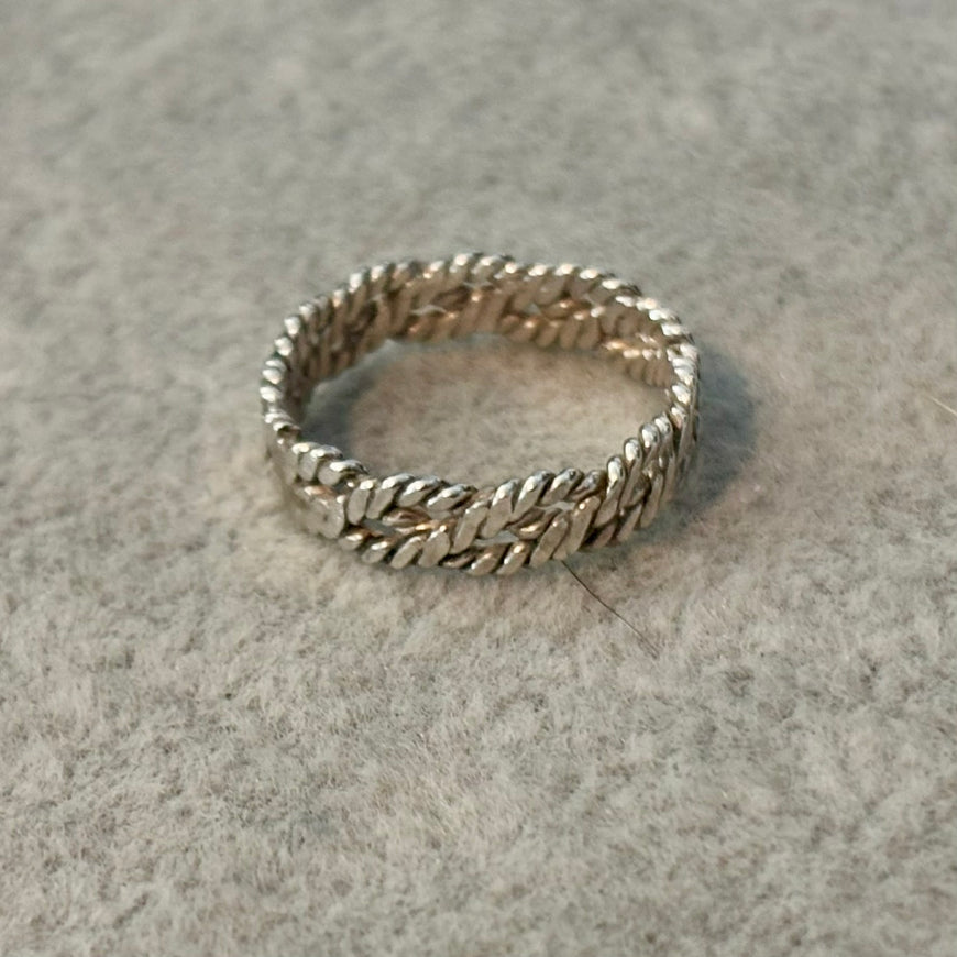 Anillo para el pie en plata .925 con diseno torzal Talla 3