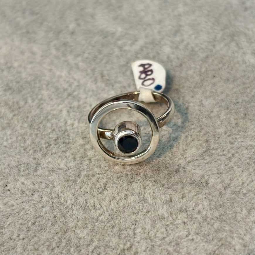 Anillo para el pie en plata .925 con piedra negra Talla 3