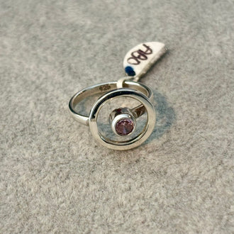 Anillo para el pie en plata .925 con piedra rosa Talla 4.5