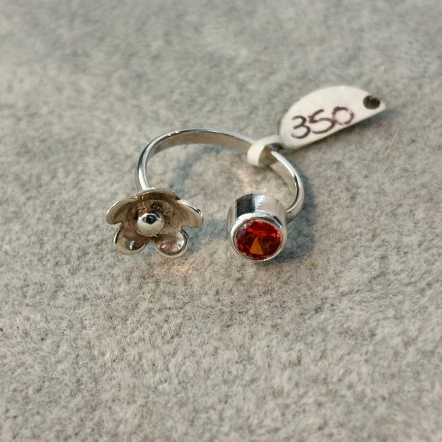Anillo para el pie en plata .925 con piedra naranja y flor Talla 4