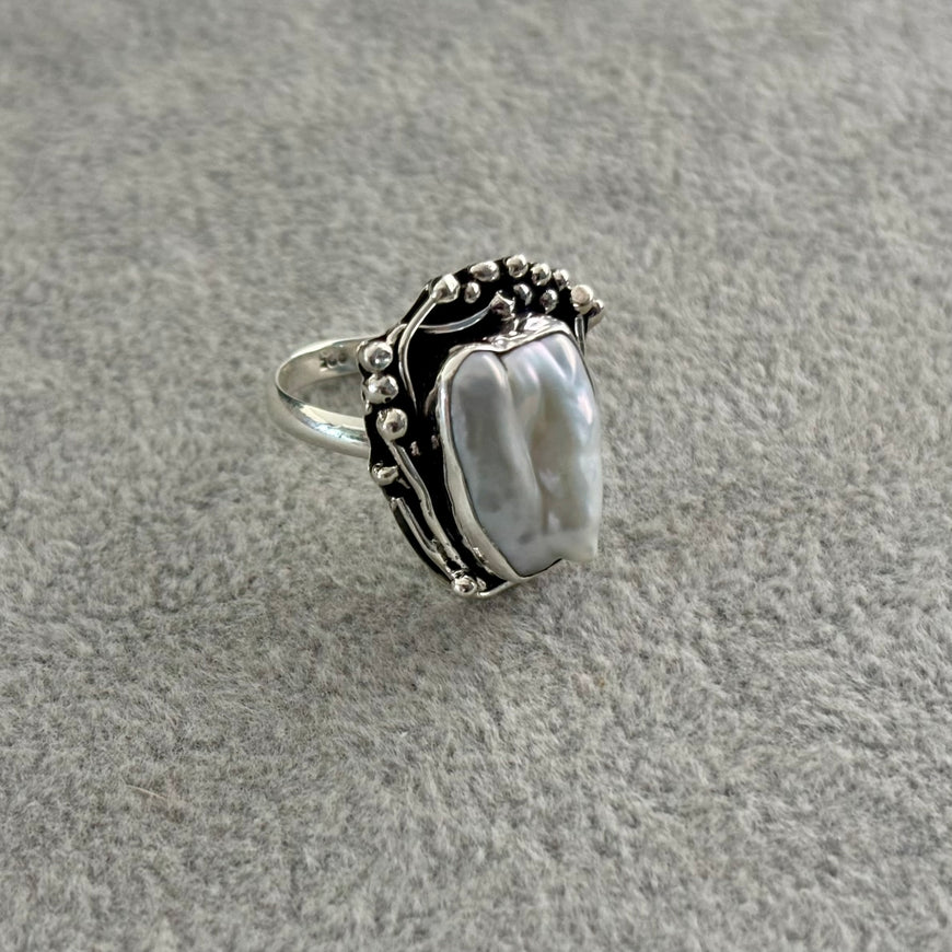 ANILLO CON MADRE PERLA NATURAL AJUSTABLE