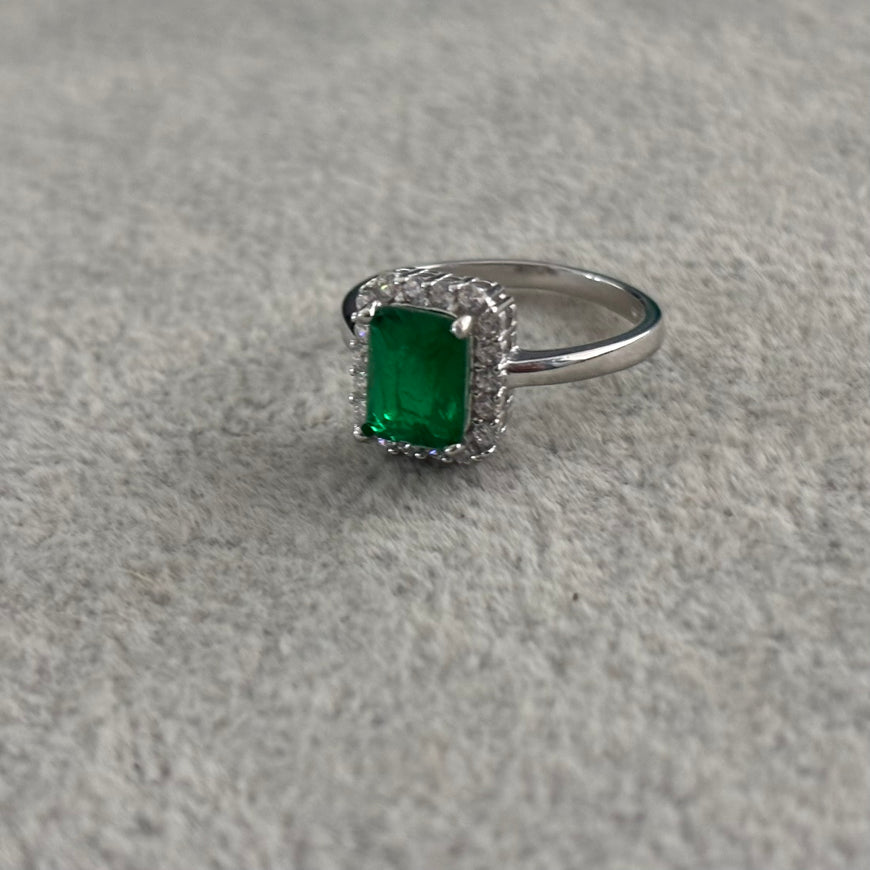 ANILLO CUADRADO CON ZIRCONIA VERDE TALLA 6,8