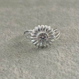 ANILLO GIRASOL CON ZIRCONIA BLANCA 7,8