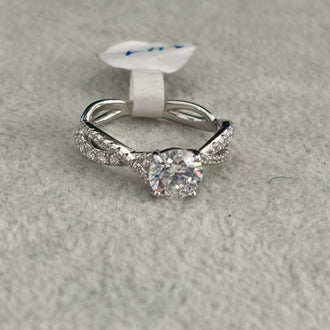 ANILLO CON MICROCIRCONIAS DE RODIO TALLA 6