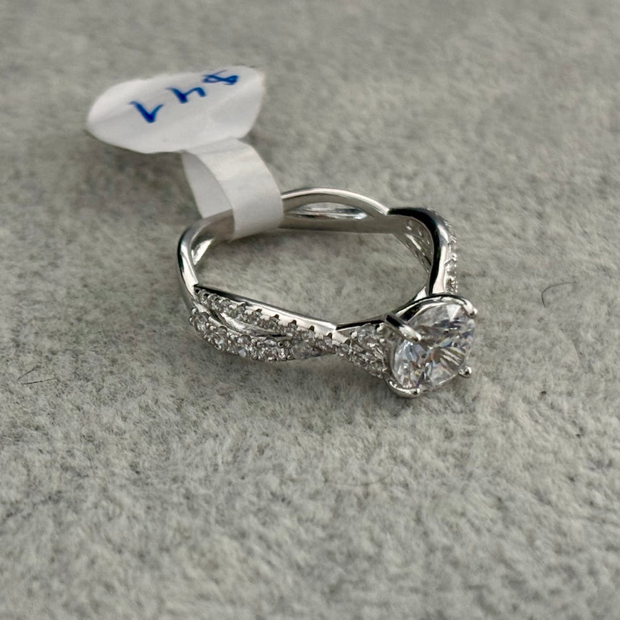 ANILLO CON MICROCIRCONIAS DE RODIO TALLA 6