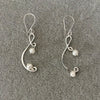 ARETES MEDIA GOTA ALAMBRE, COLOR ROSA, CAFE, MORADO, AZUL TURQUEZA, BLANCO, ROJO, VERDE, PLATA .925