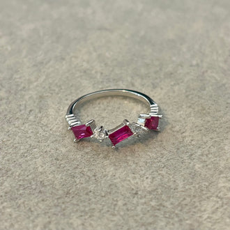 Anillo con 3 Zirconia Rosa, Plata .925, Talla 8