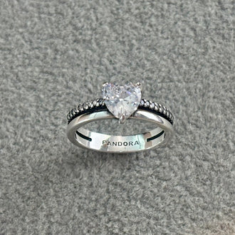 Anillo de Doble con Zirconia y Zirconia de corazon, en talla 7,8, Plata .925