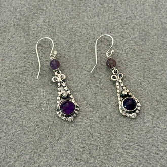 Arretes de dangle con piedra natural Amatisa color morada, Plata .925