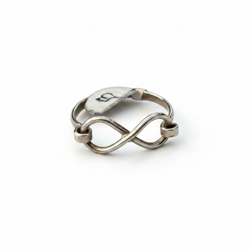 Anillo para el pie en plata .925 con diseno infinito Talla 4.5