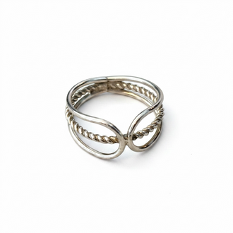 Anillo para el pie en plata .925 con diseno torzal en medio Talla 3