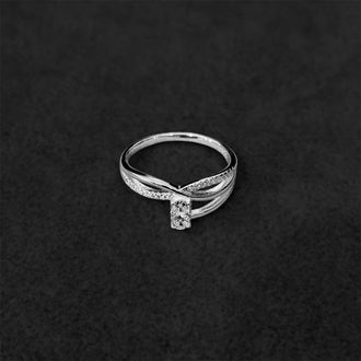 Anillo con Zirconia Blanca y Diseño, Plata .925, Talla 10