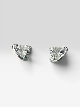 Arretes con Zirconia estillo corazon, Plata .925