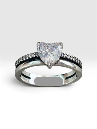 Anillo de Doble con Zirconia y Zirconia de corazon, en talla 7,8, Plata .925